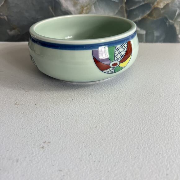 Asian Ceramic Bowl 5" Beach Ball Hand Painted & Signed - Picture 2 of 10